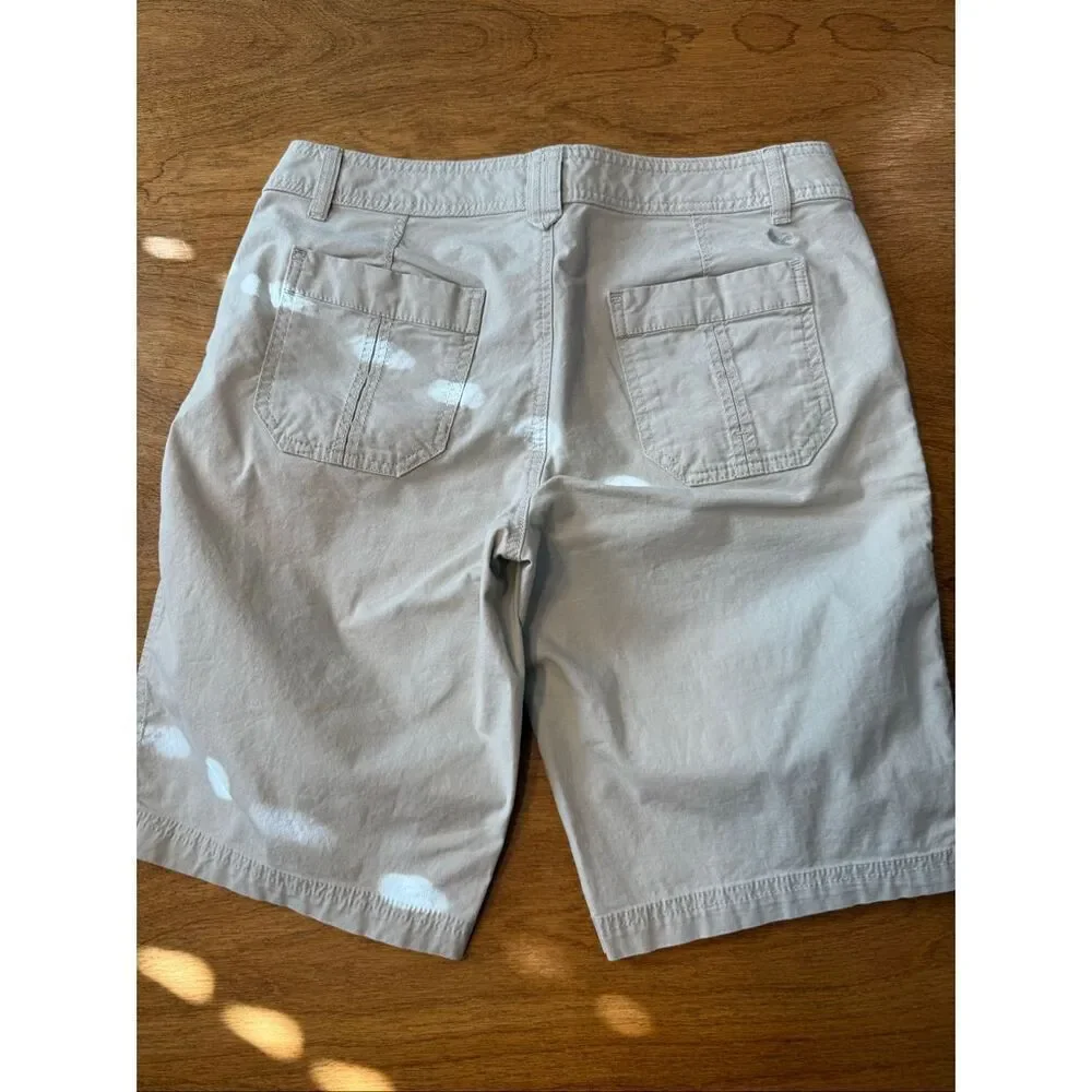 Eddie Bauer Women's Low Rise Flat Front Bermuda Chino Shorts Khaki Size 8